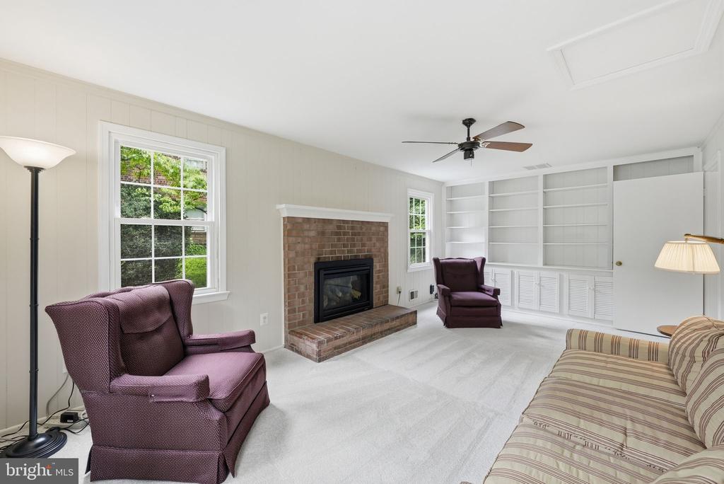 5004 LINETTE LANE