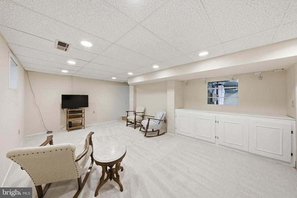 5004 LINETTE LANE