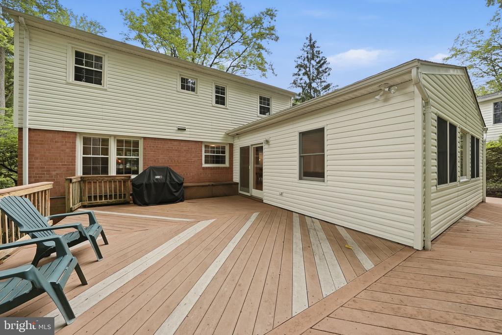 5004 LINETTE LANE