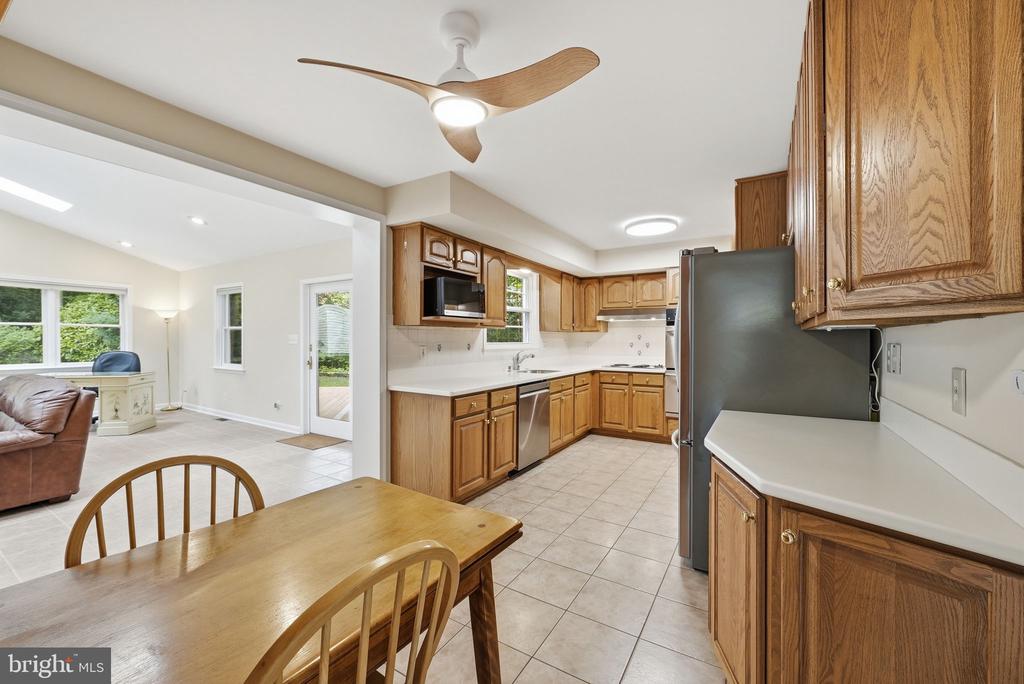 5004 LINETTE LANE