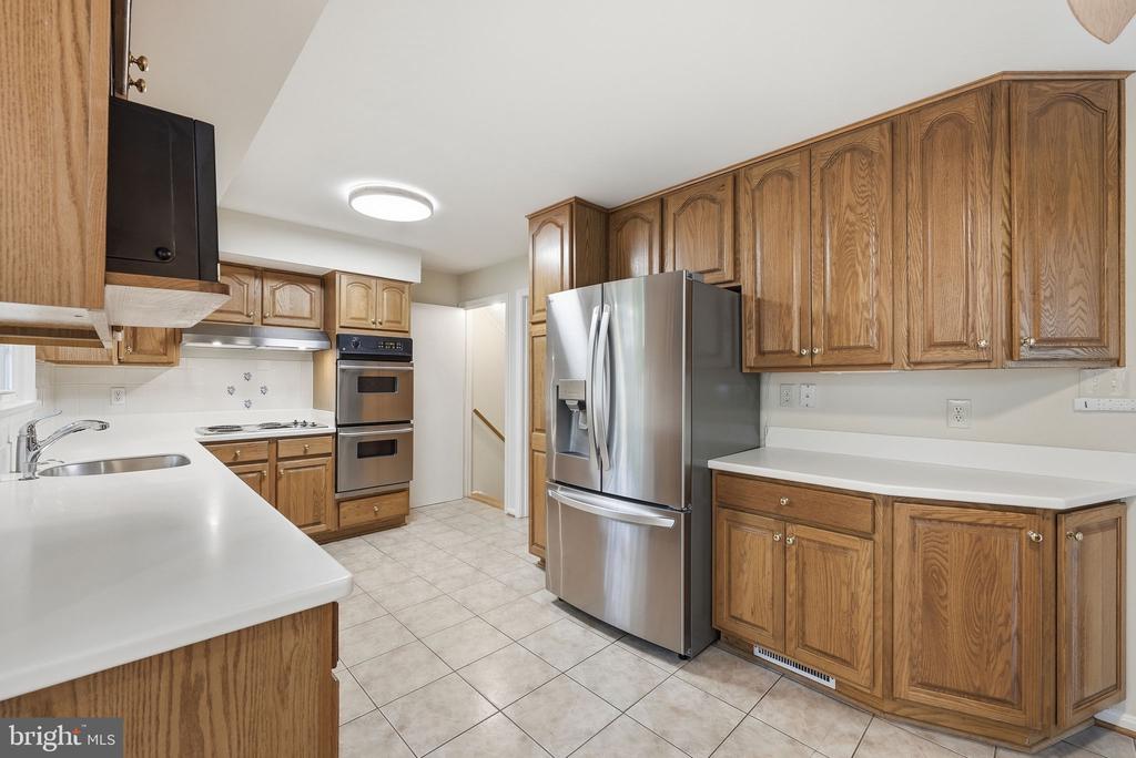 5004 LINETTE LANE