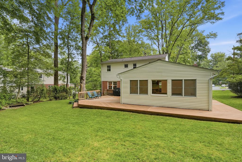 5004 LINETTE LANE