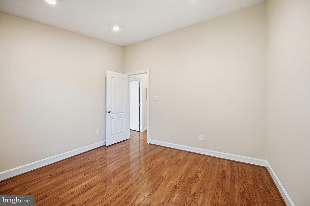 8143 MADRILLON COURT