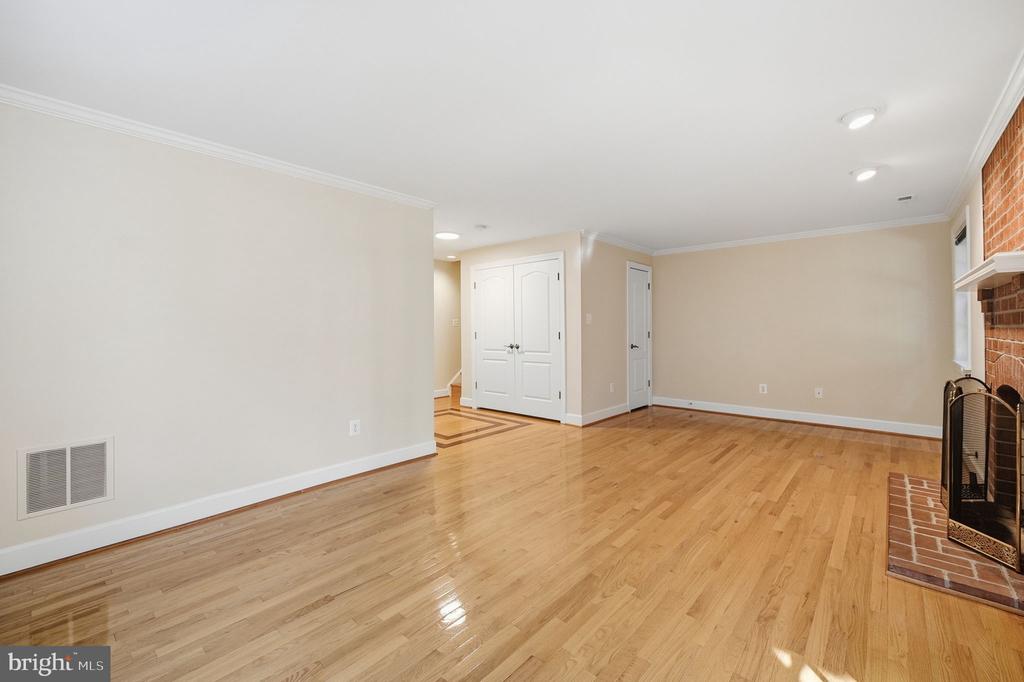 8143 MADRILLON COURT