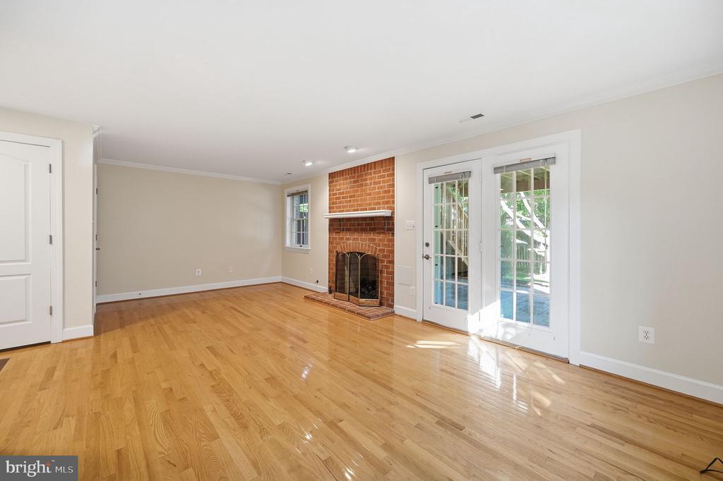 8143 MADRILLON COURT