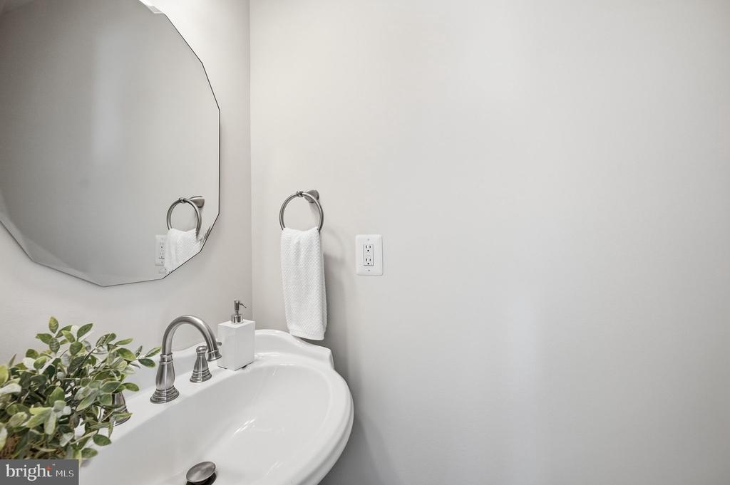 8143 MADRILLON COURT
