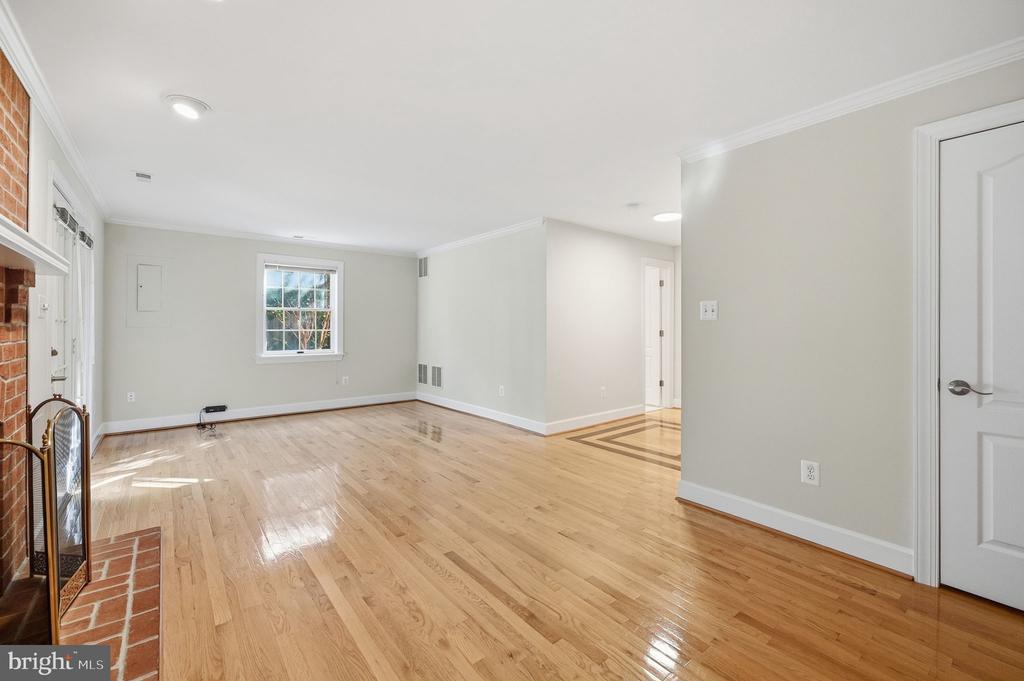 8143 MADRILLON COURT