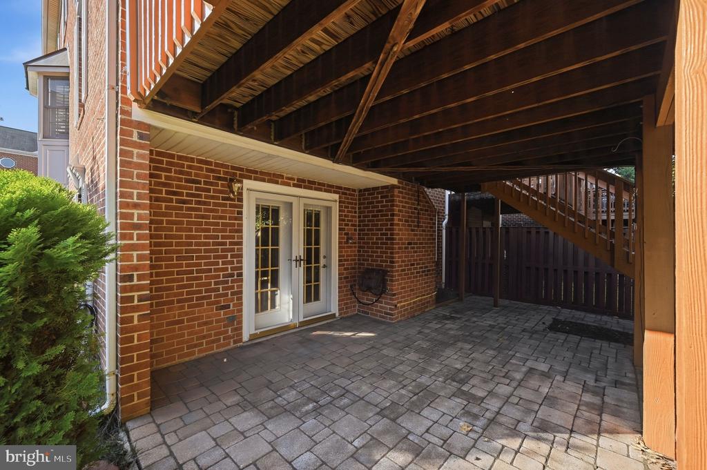 8143 MADRILLON COURT