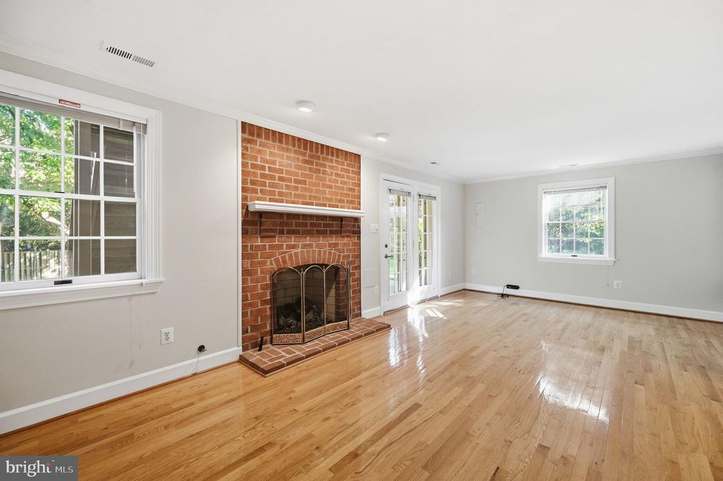 8143 MADRILLON COURT