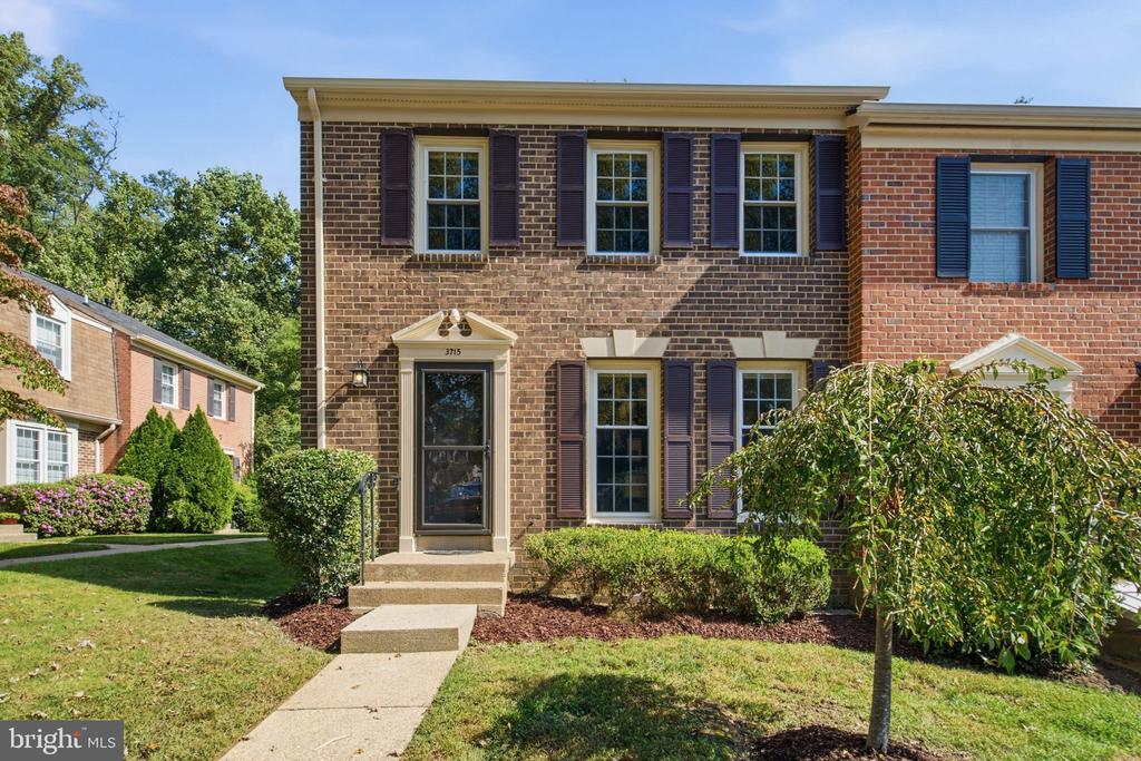 3715 MOUNT AIREY LANE
