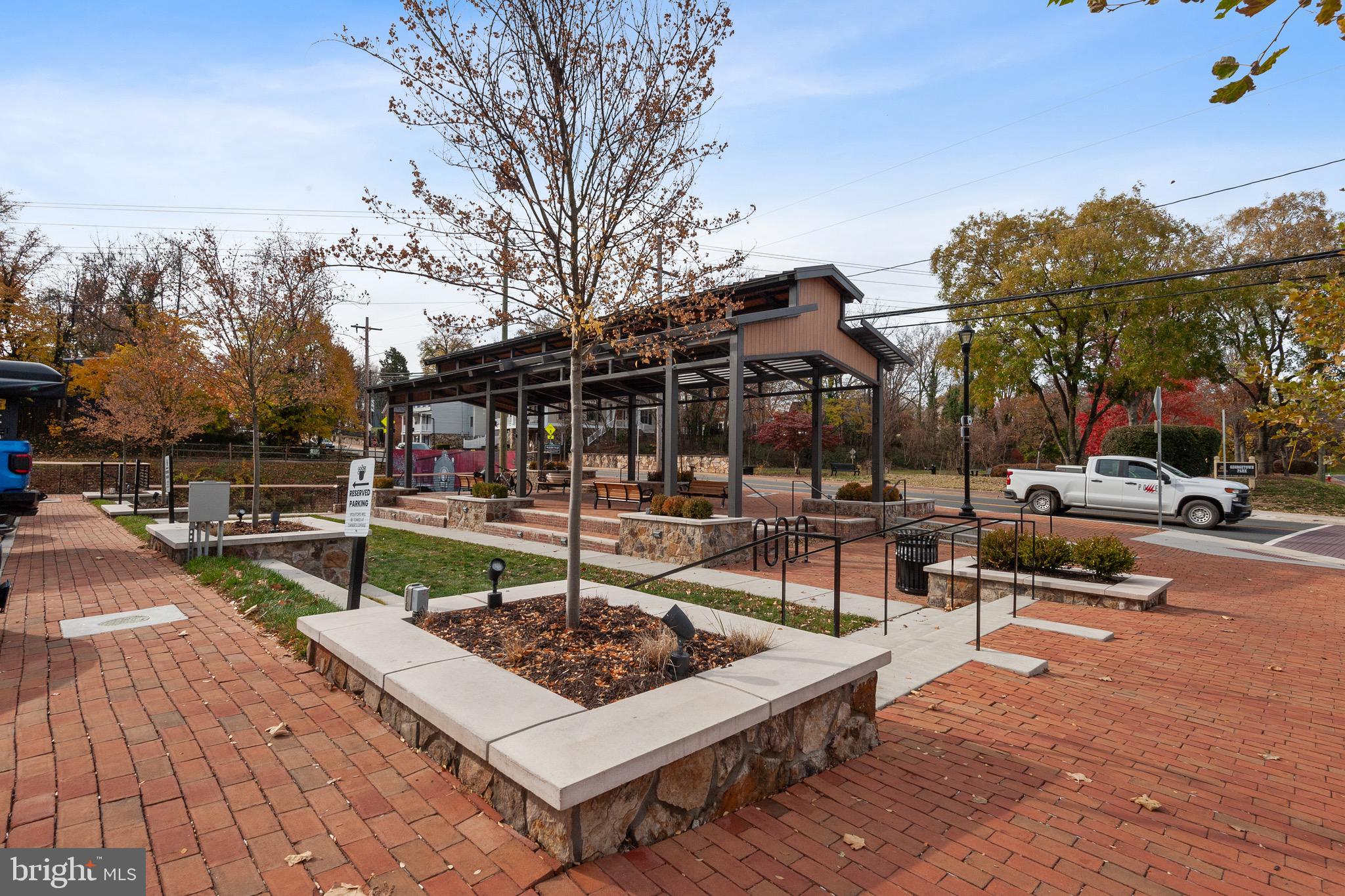 4 Stationmaster St SE #404