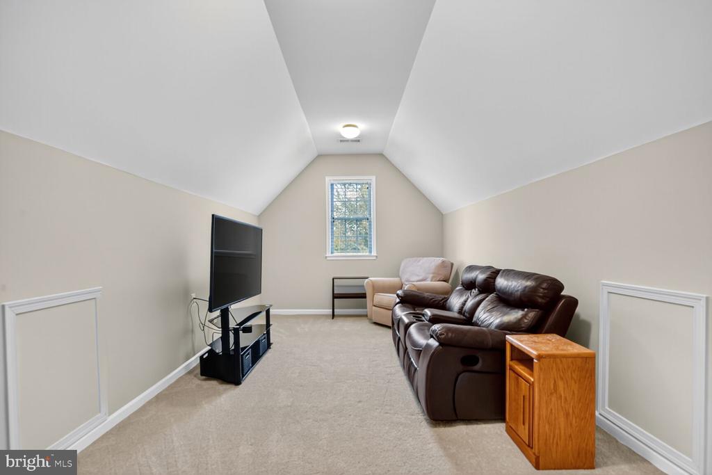 41381 LADYBUG COURT