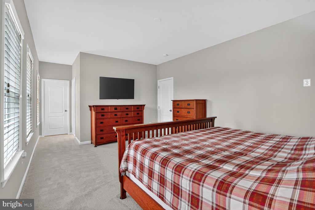 41381 LADYBUG COURT