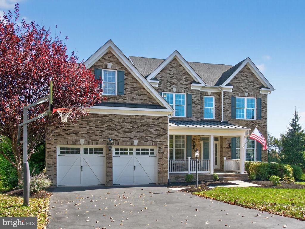 41381 LADYBUG COURT