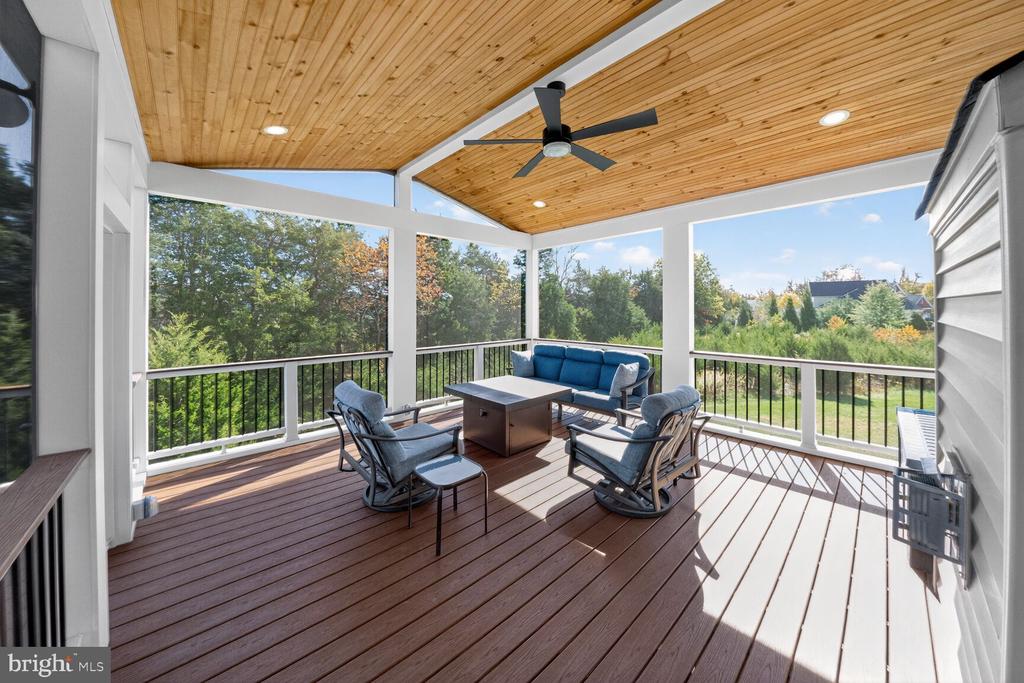 41381 LADYBUG COURT