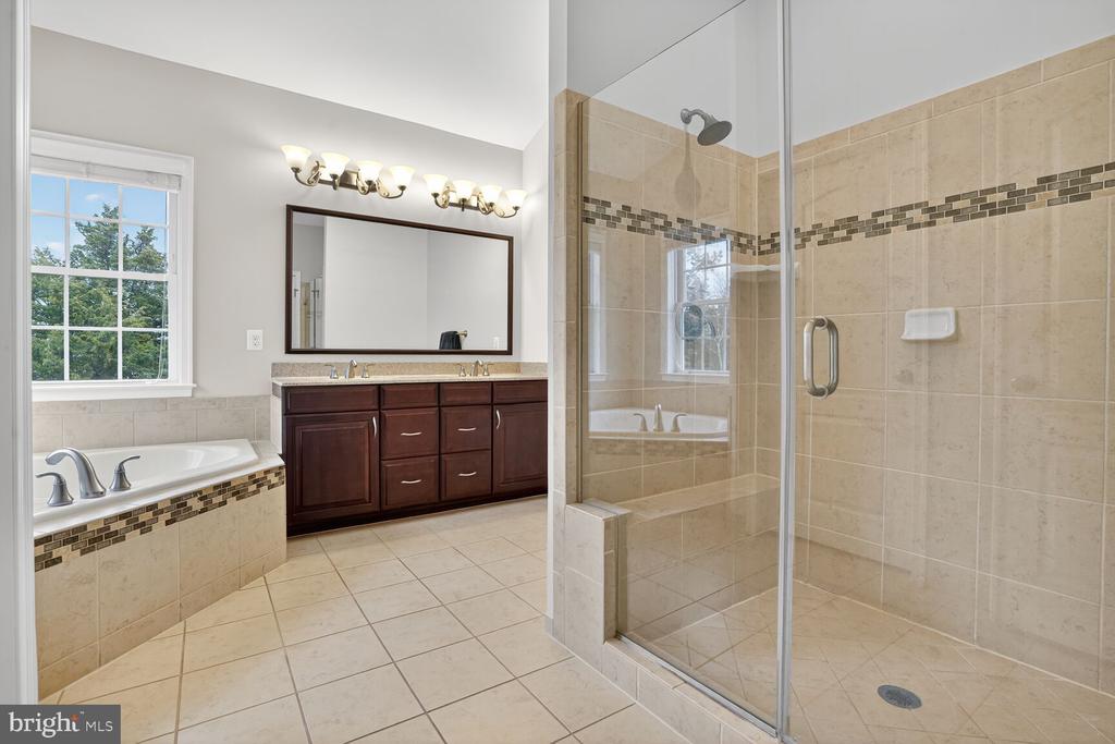 41381 LADYBUG COURT