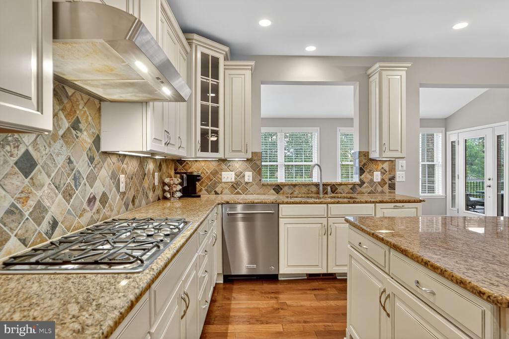41381 LADYBUG COURT