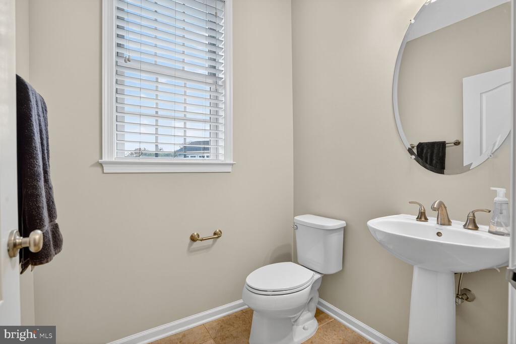 41381 LADYBUG COURT