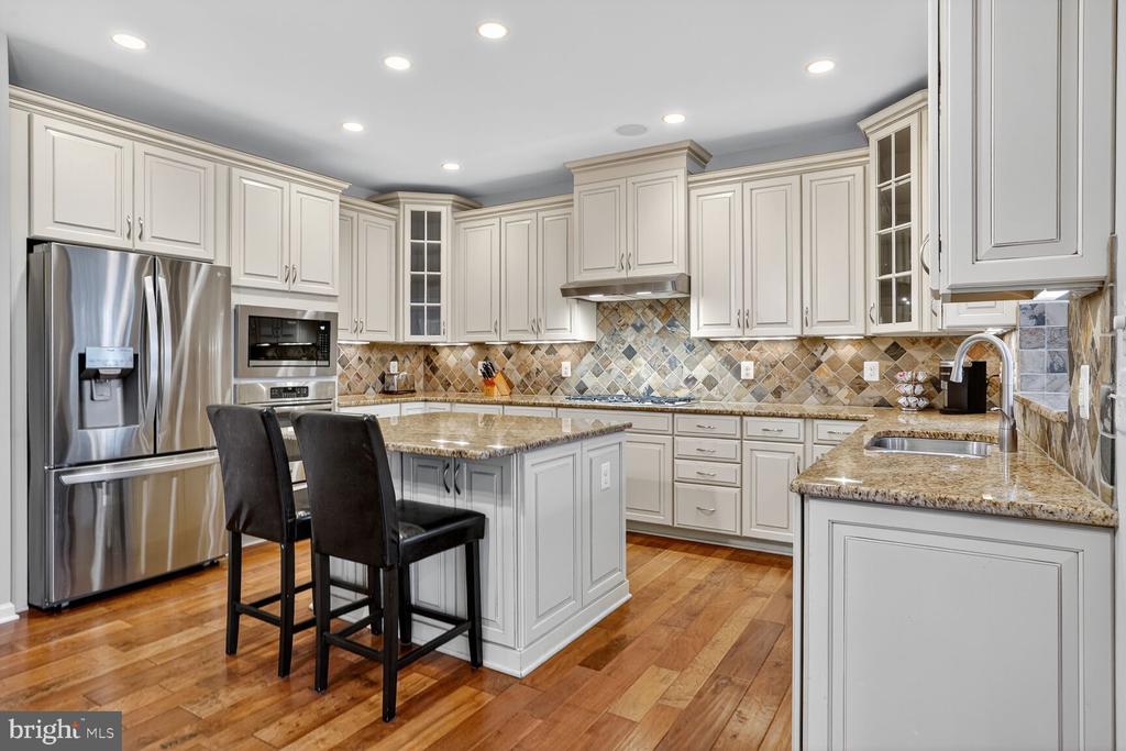 41381 LADYBUG COURT