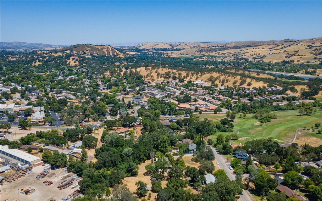 8900 Pino Solo Avenue