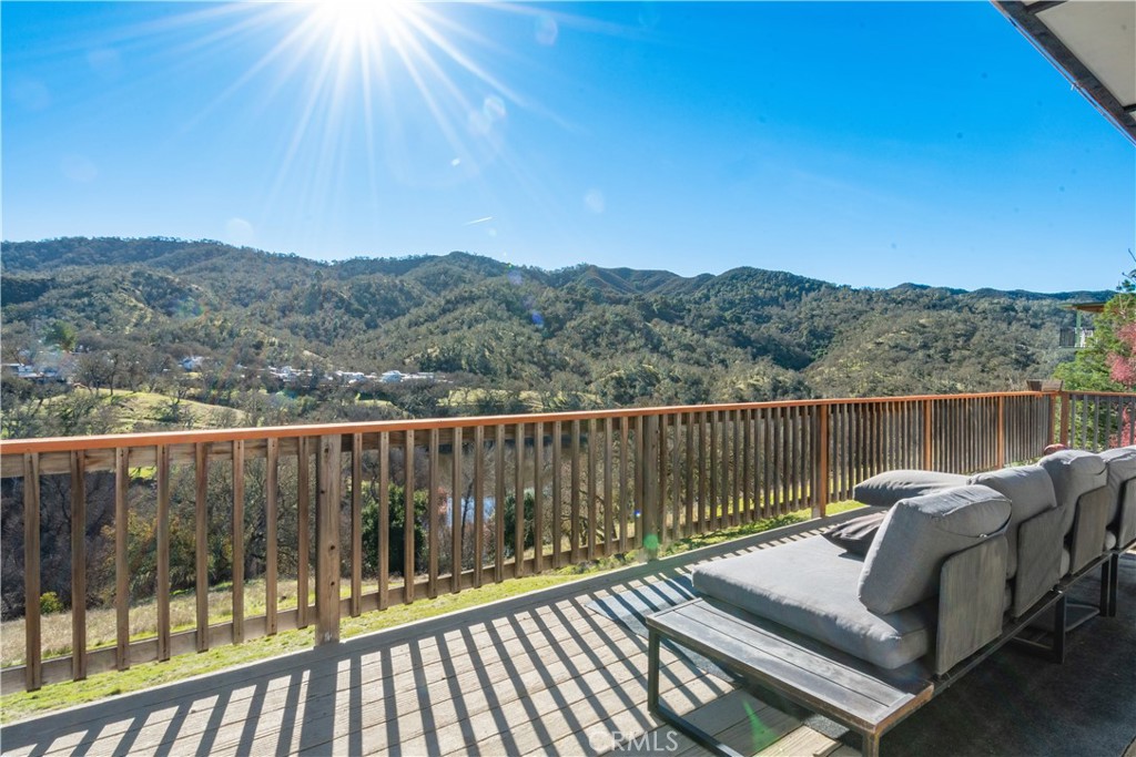 5058 Meadow Lark Lane