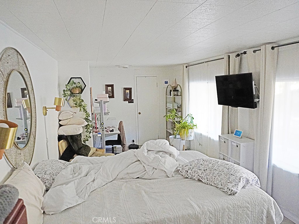 9635 Carmelita Avenue