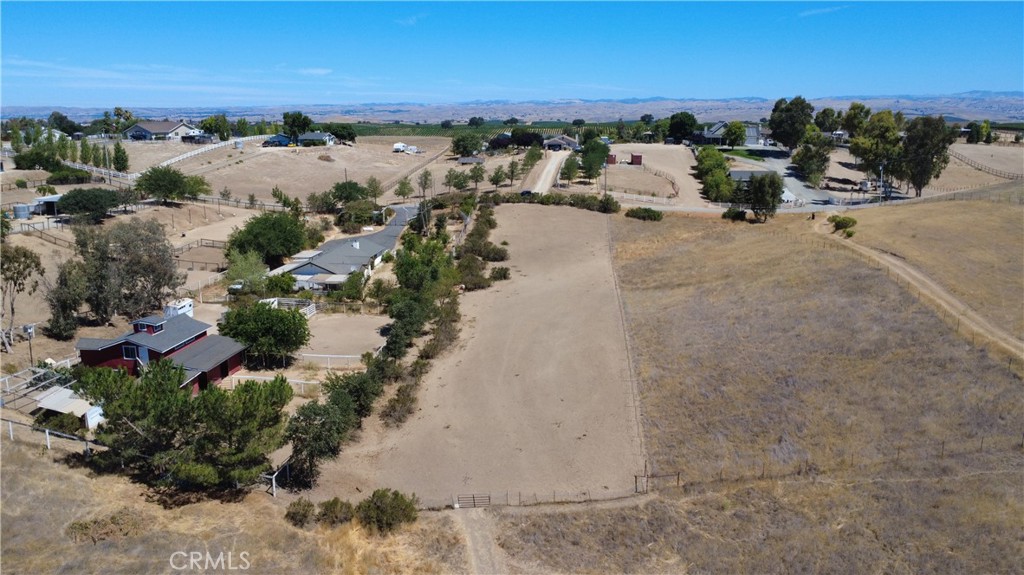 5040 White Tail Place