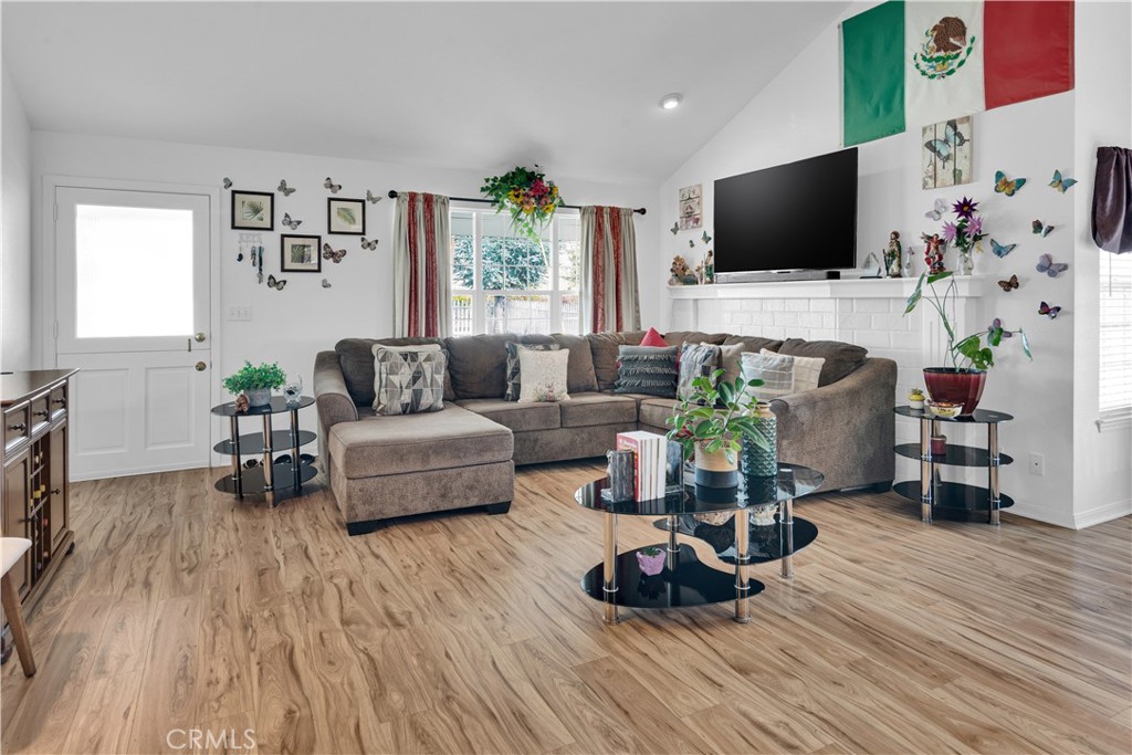 53500 Bradley Lockwood