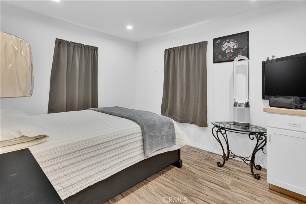 53500 Bradley Lockwood