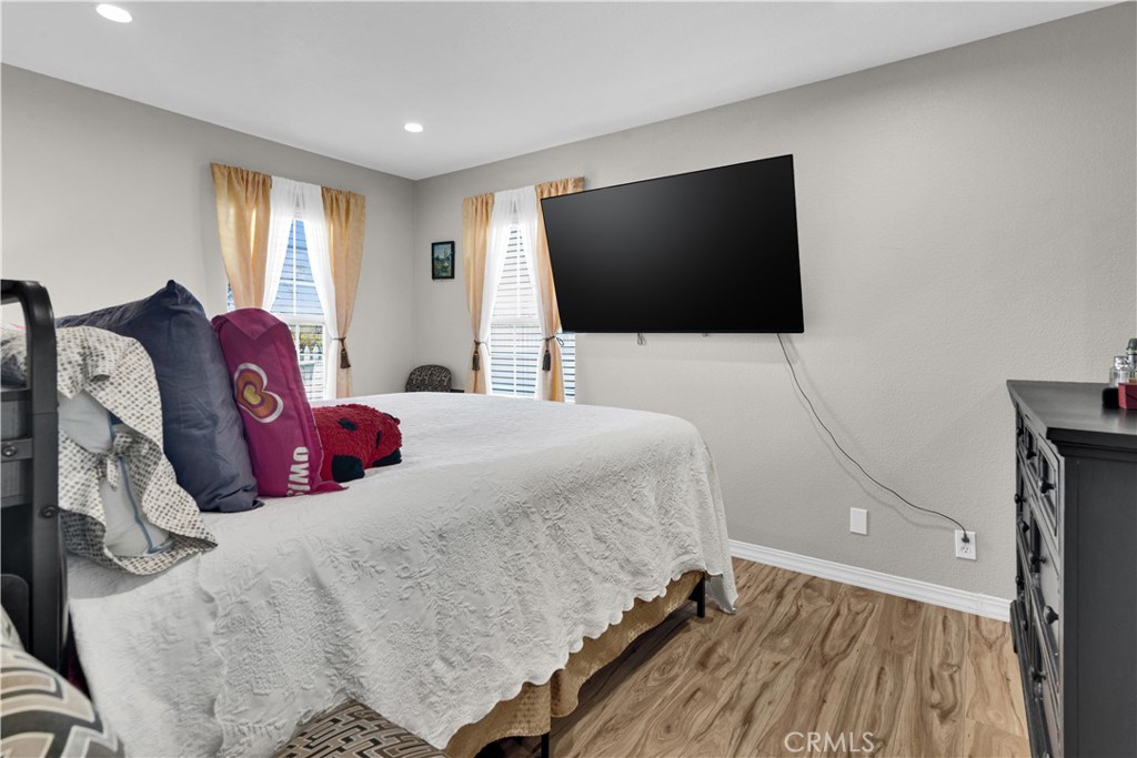 53500 Bradley Lockwood