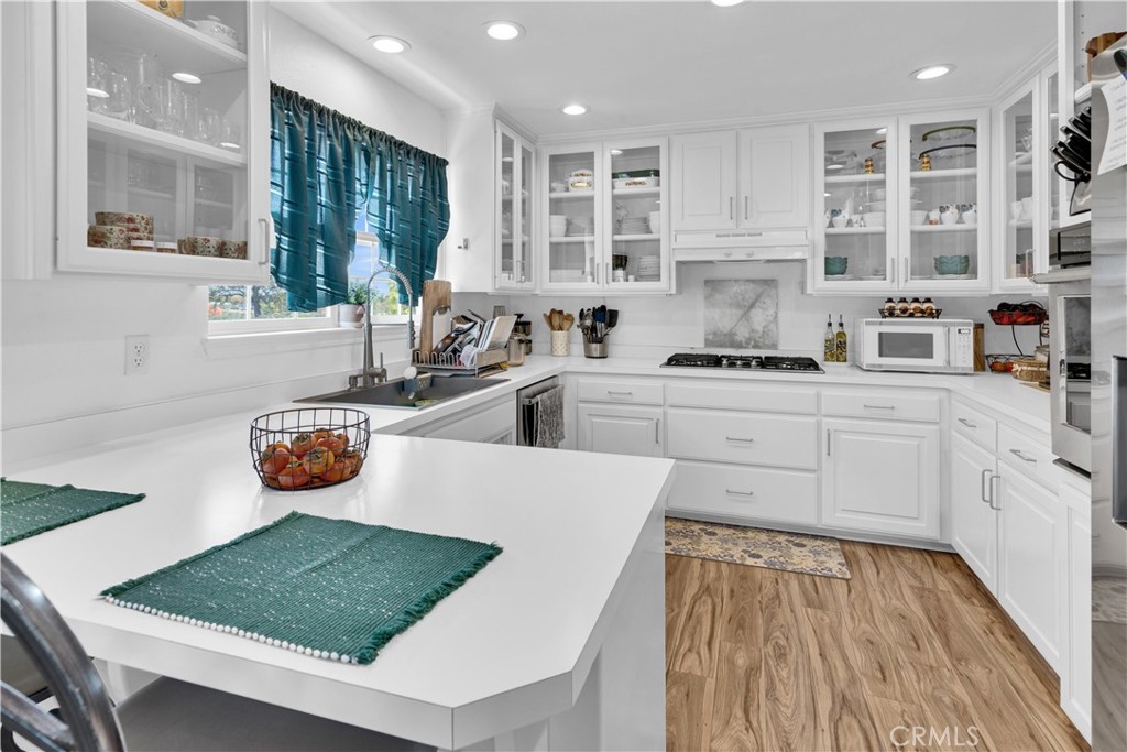 53500 Bradley Lockwood