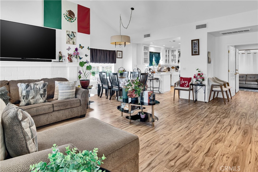 53500 Bradley Lockwood