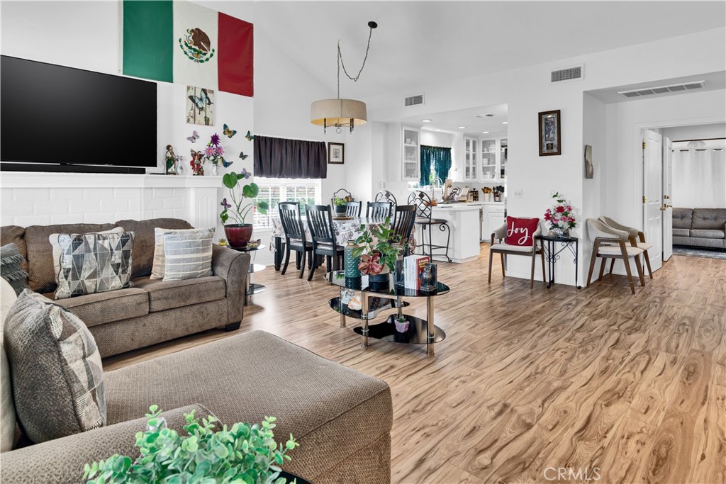 53500 Bradley Lockwood