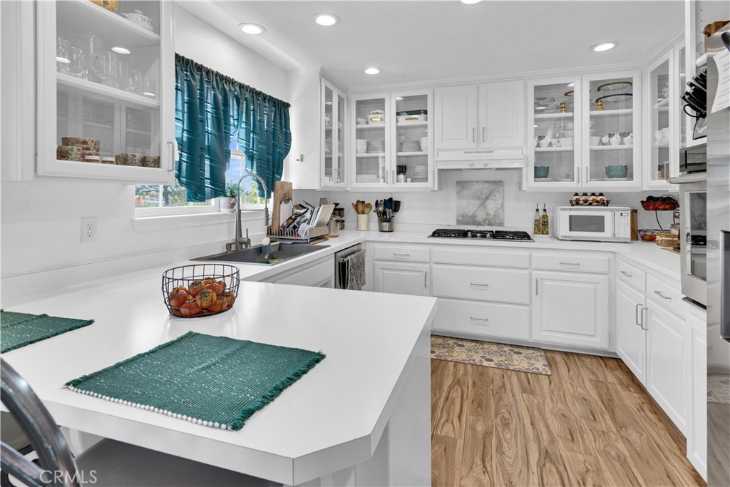 53500 Bradley Lockwood