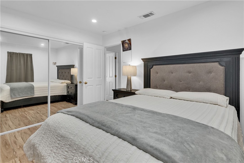 53500 Bradley Lockwood