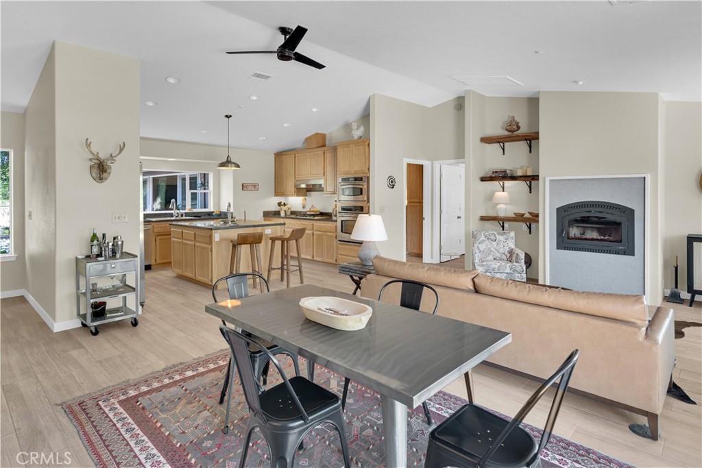 53600 Bradley Lockwood