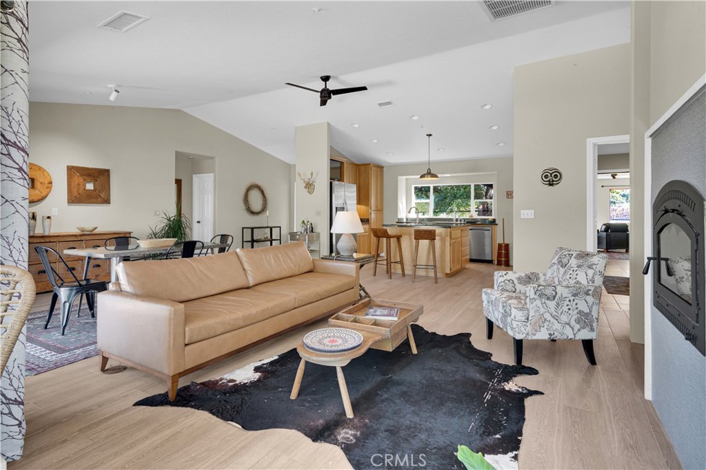 53600 Bradley Lockwood