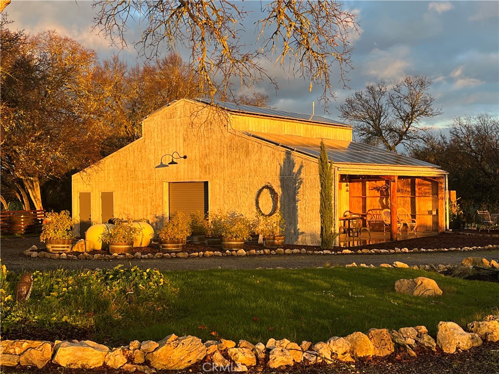 53600 Bradley Lockwood