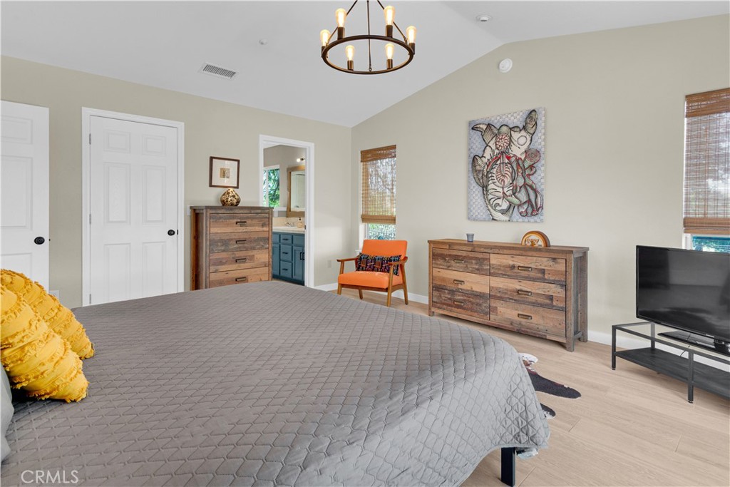 53600 Bradley Lockwood