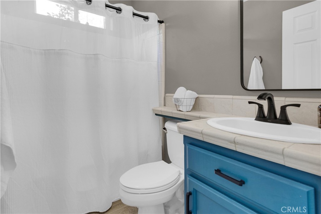 53600 Bradley Lockwood