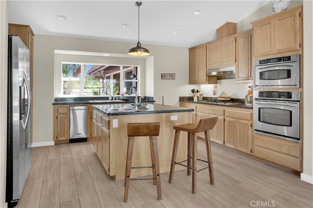 53600 Bradley Lockwood