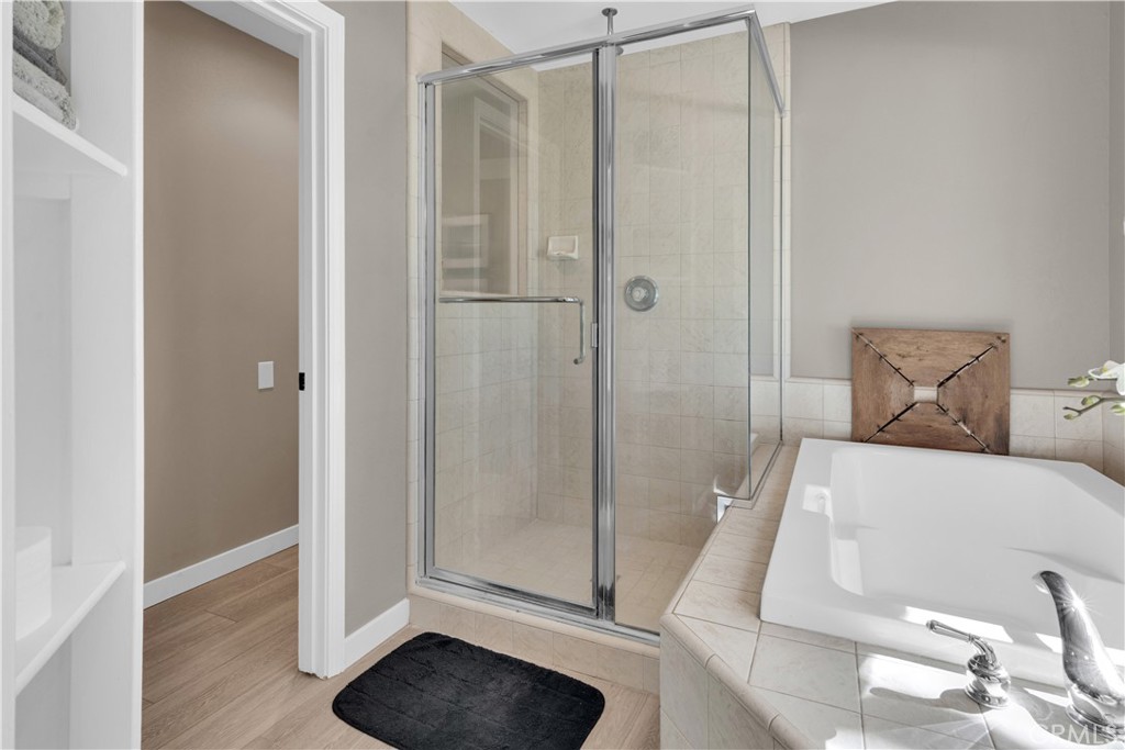 53600 Bradley Lockwood