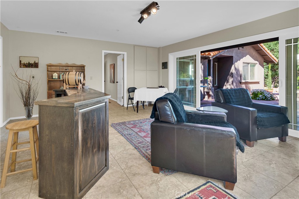 53600 Bradley Lockwood