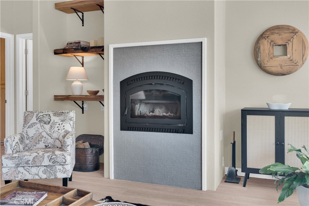 53600 Bradley Lockwood