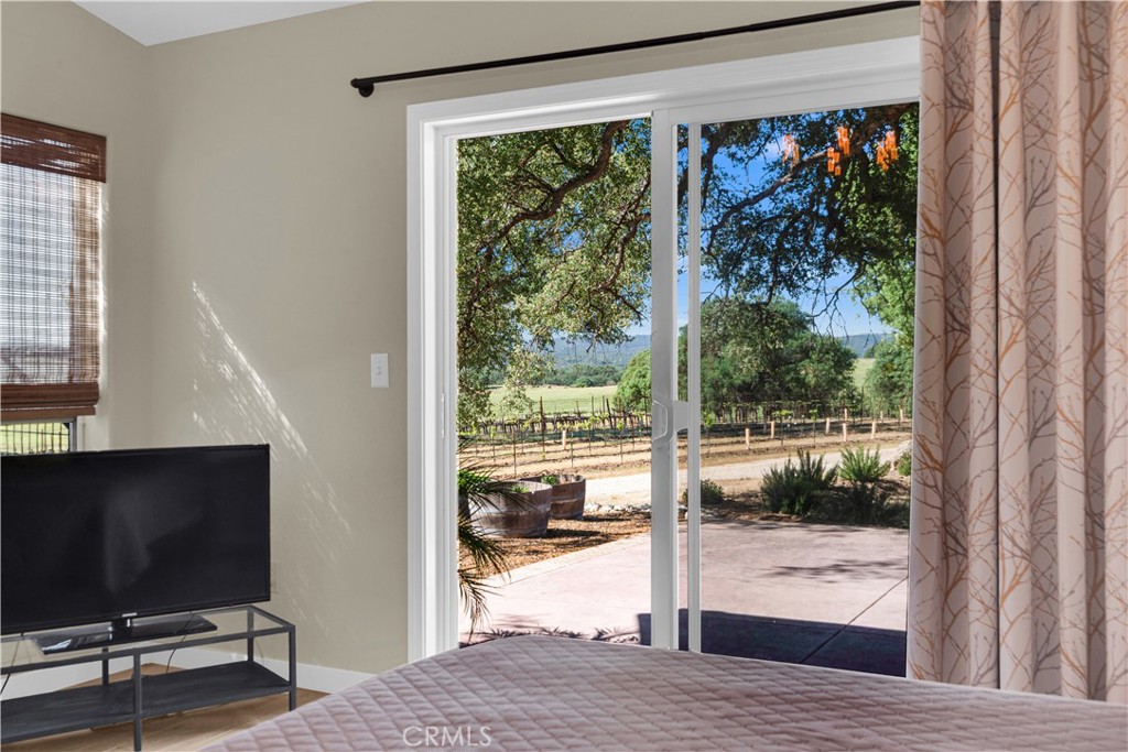 53600 Bradley Lockwood