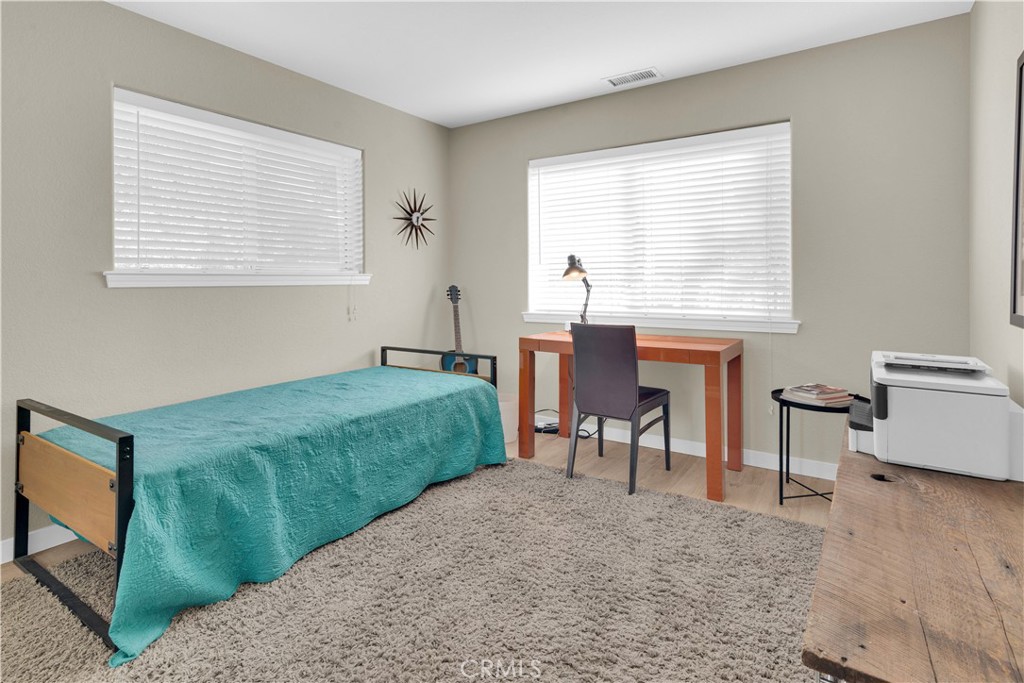 53600 Bradley Lockwood