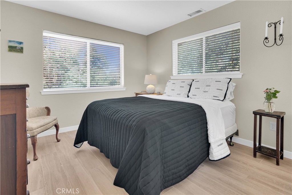 53600 Bradley Lockwood