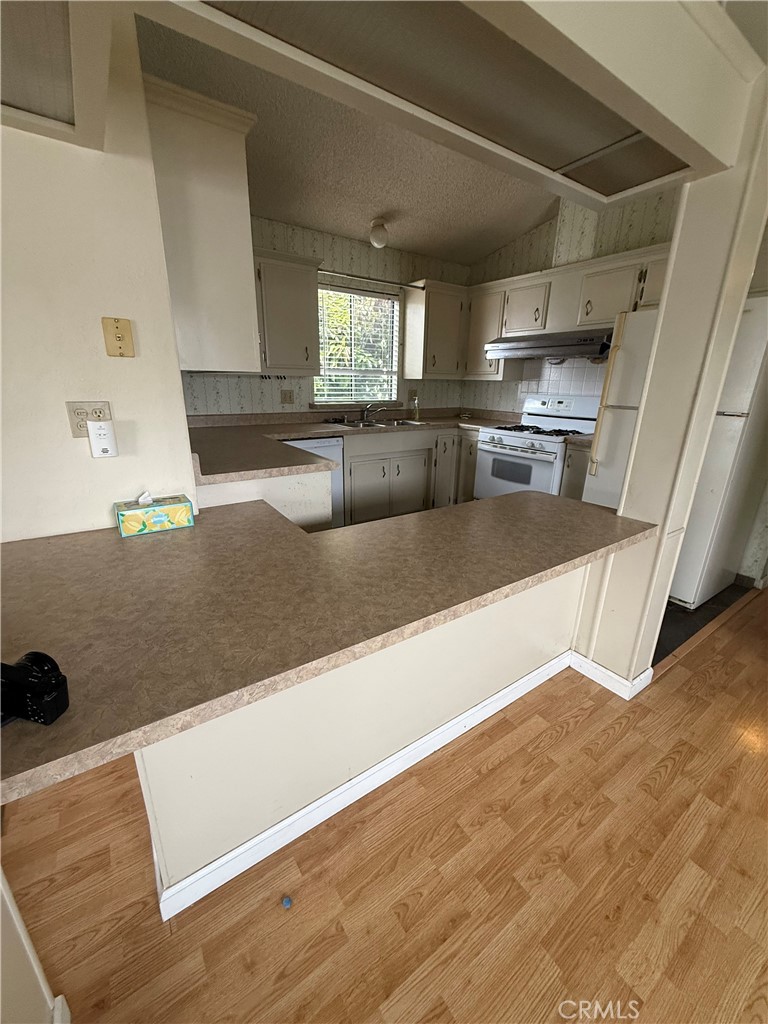 3860 S Higuera