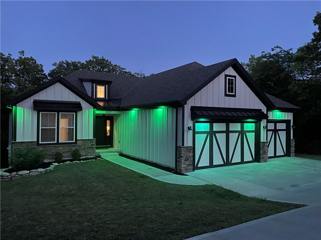 1807 SW Cemetery Road
