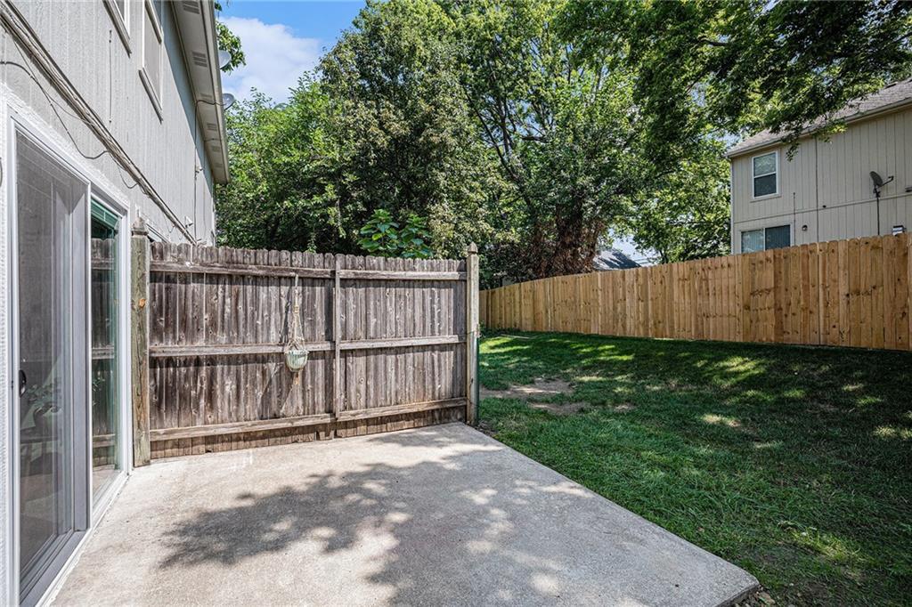 205 SW Pinetree Lane Unit: C